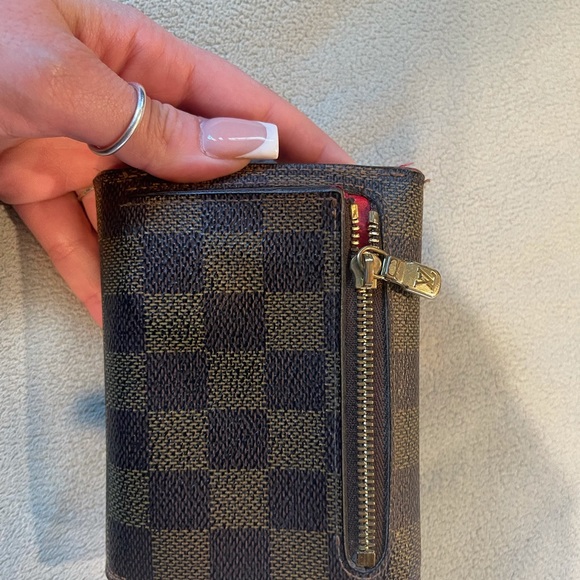 Louis Vuitton wallet - Picture 6 of 6